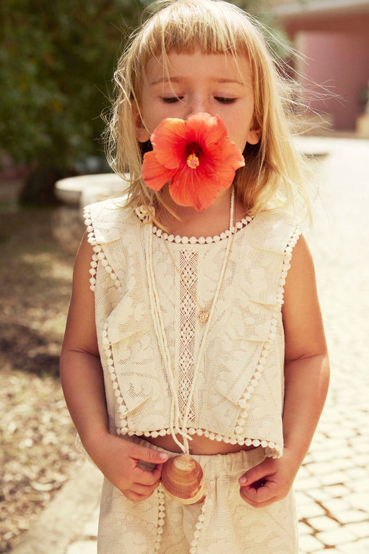 女童奶油白巴洛克蕾丝棉上衣