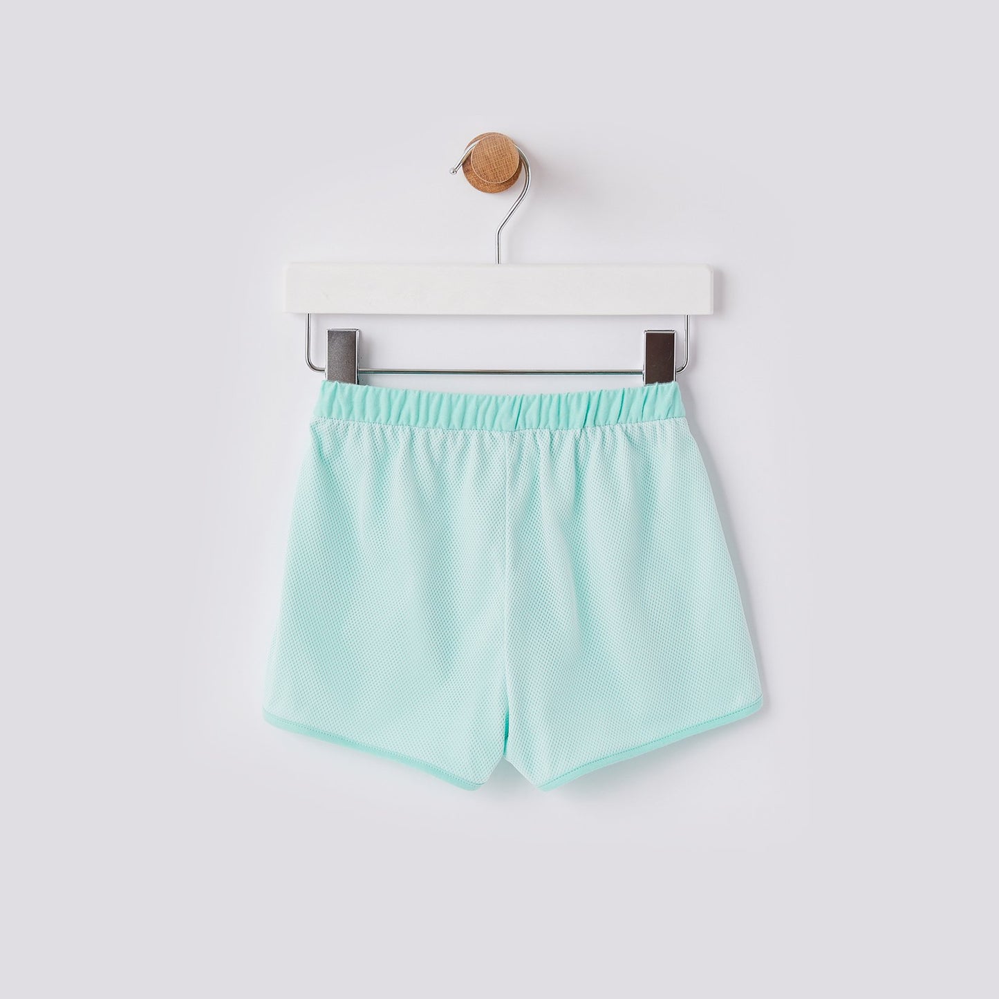 女童湖绿色短裤