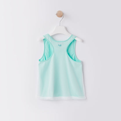 女童湖绿色背心