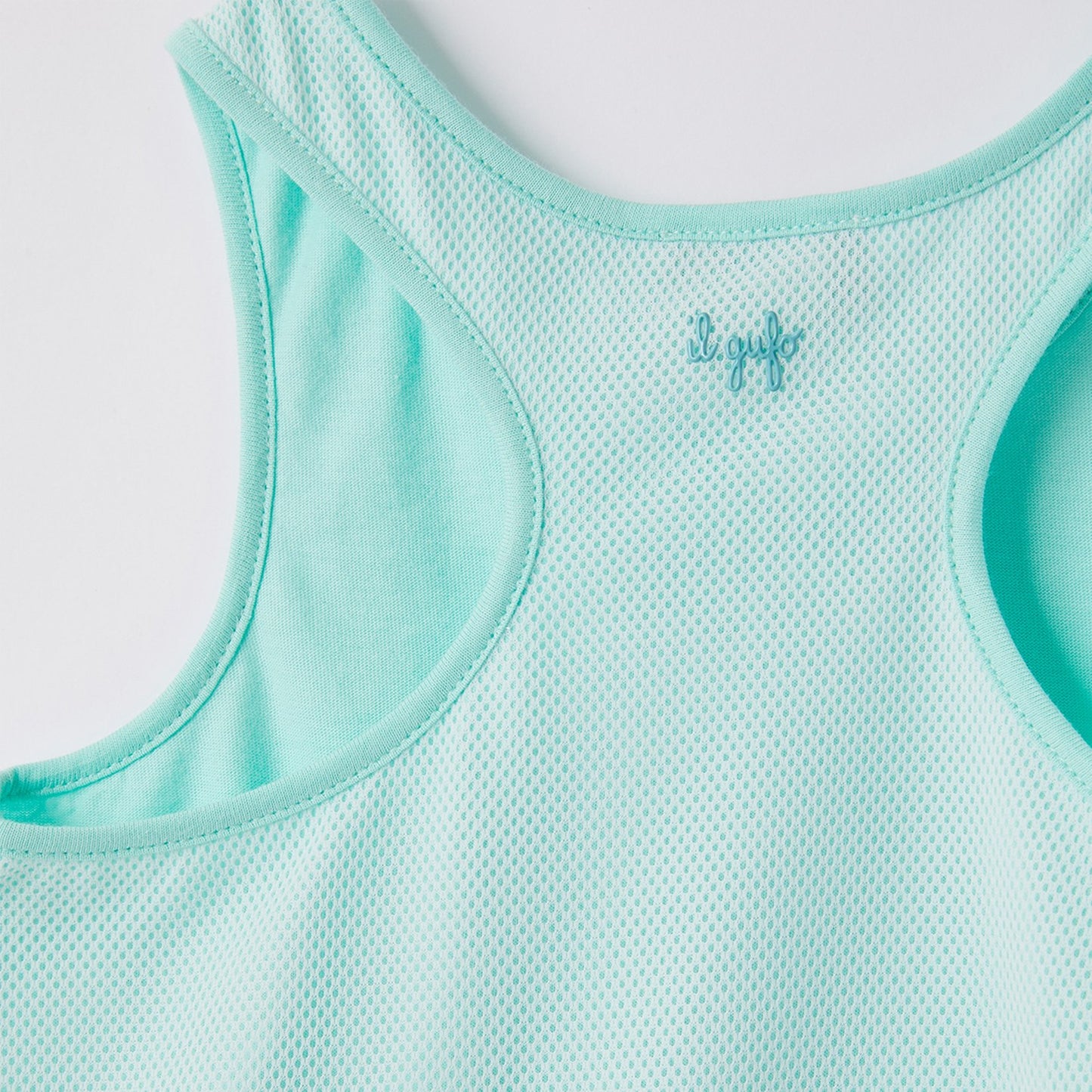 女童湖绿色背心