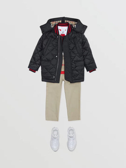 男童黑色羽绒夹克