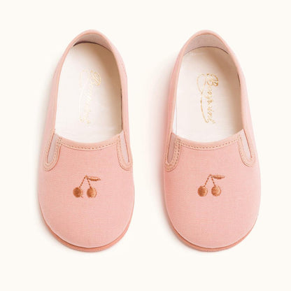 女童粉色Logo鞋子