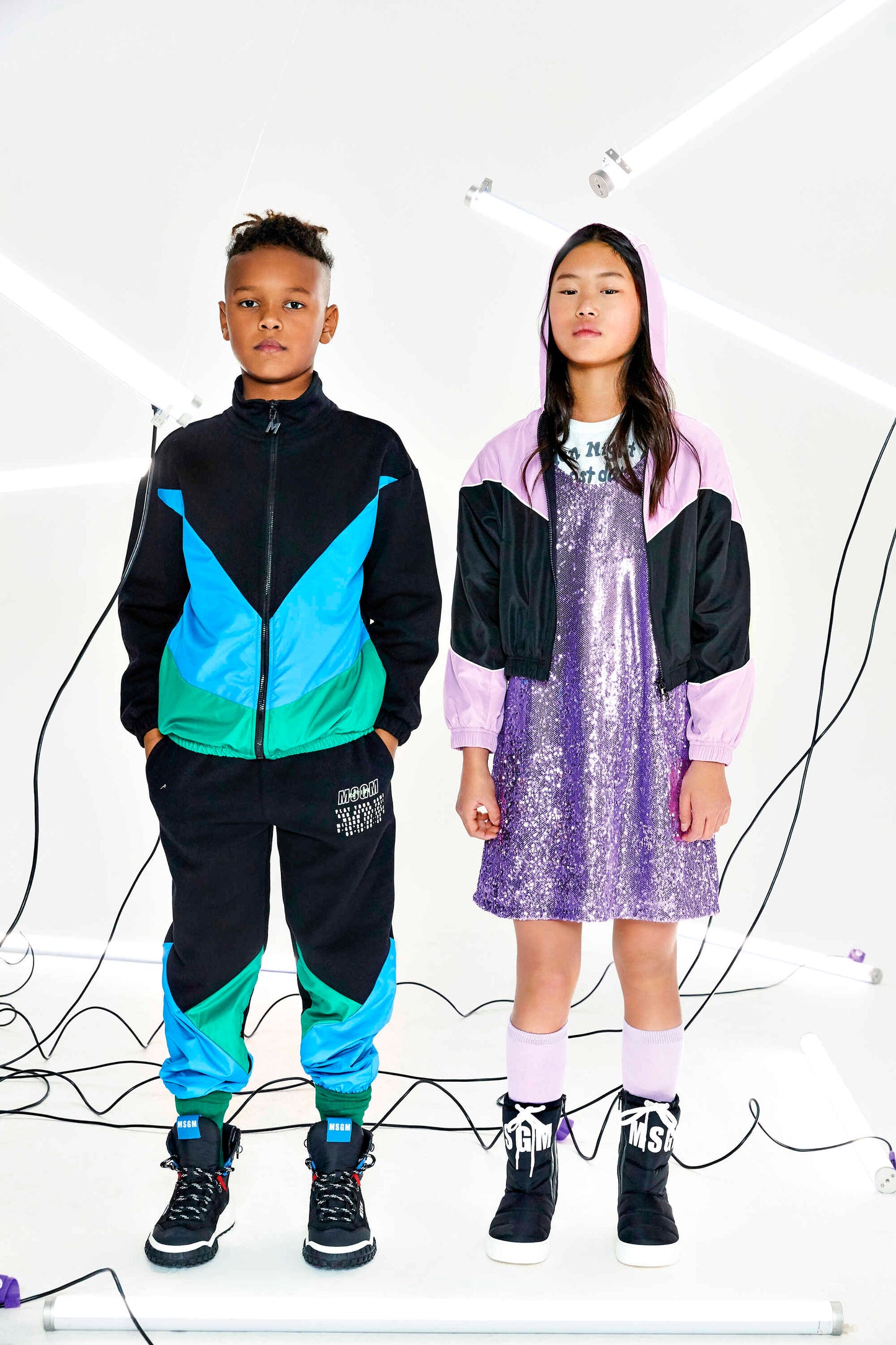 女童紫色拉链夹克