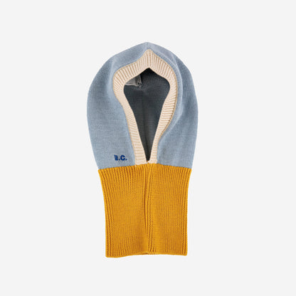 儿童浅蓝色针织帽子