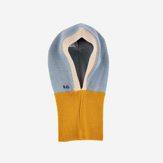 儿童浅蓝色针织帽子