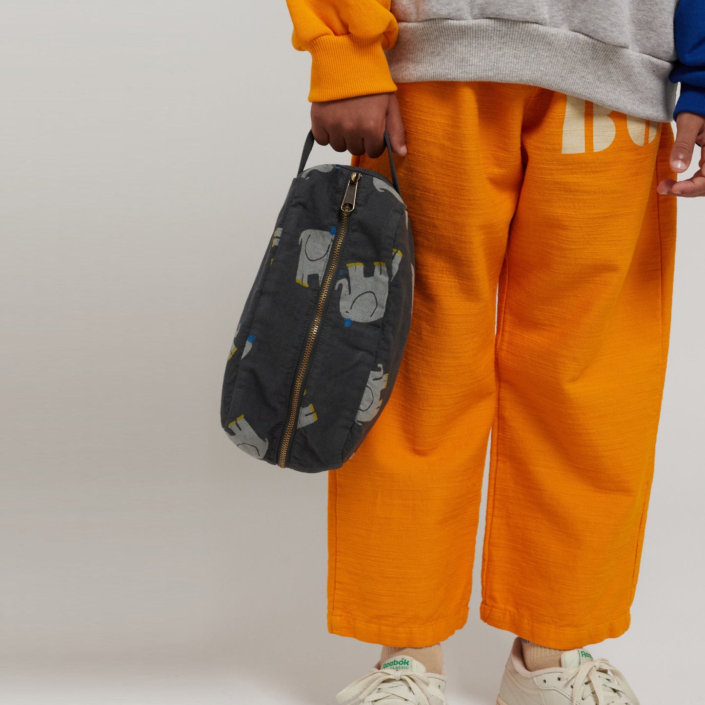 儿童深灰色印花手拎包