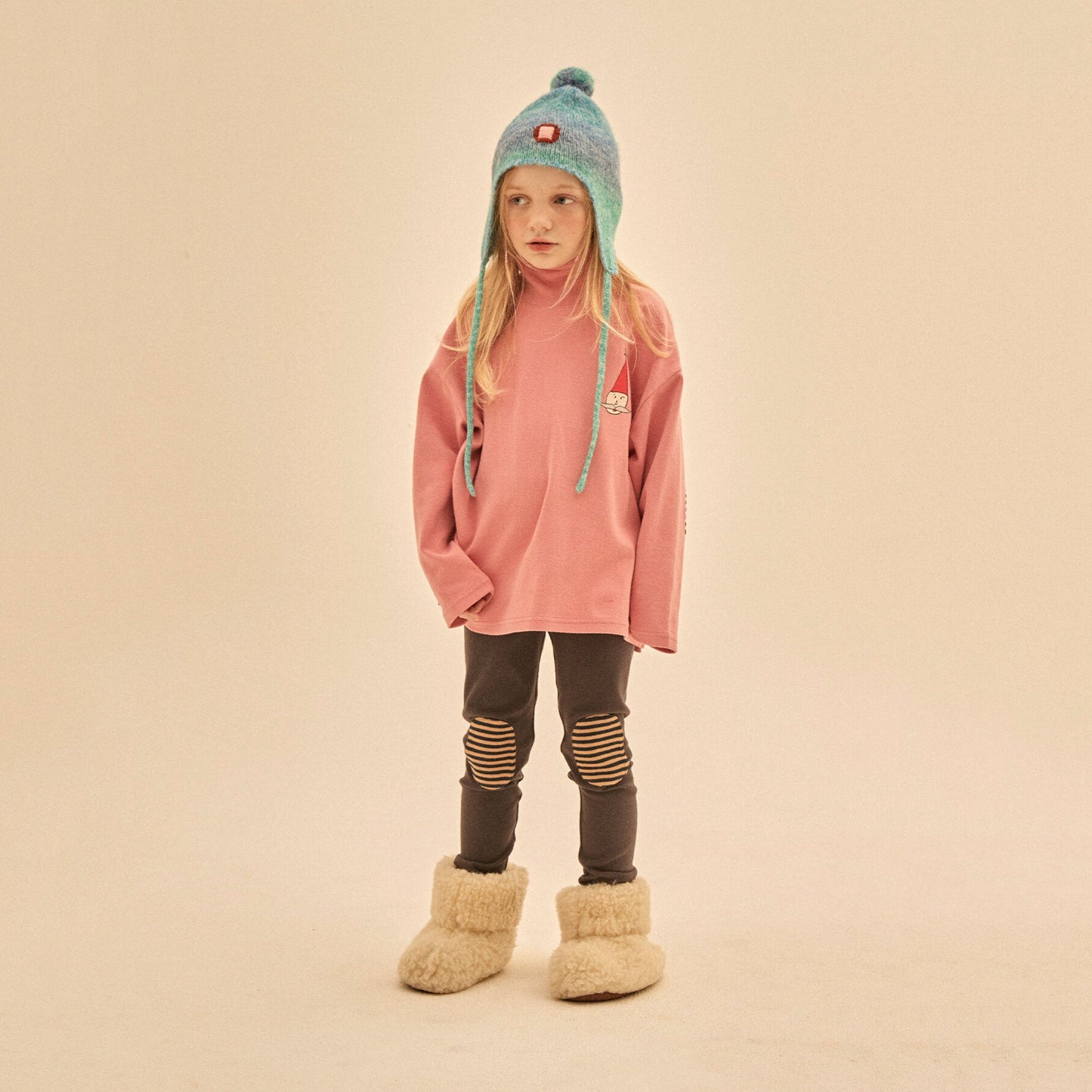 儿童蓝色针织帽子