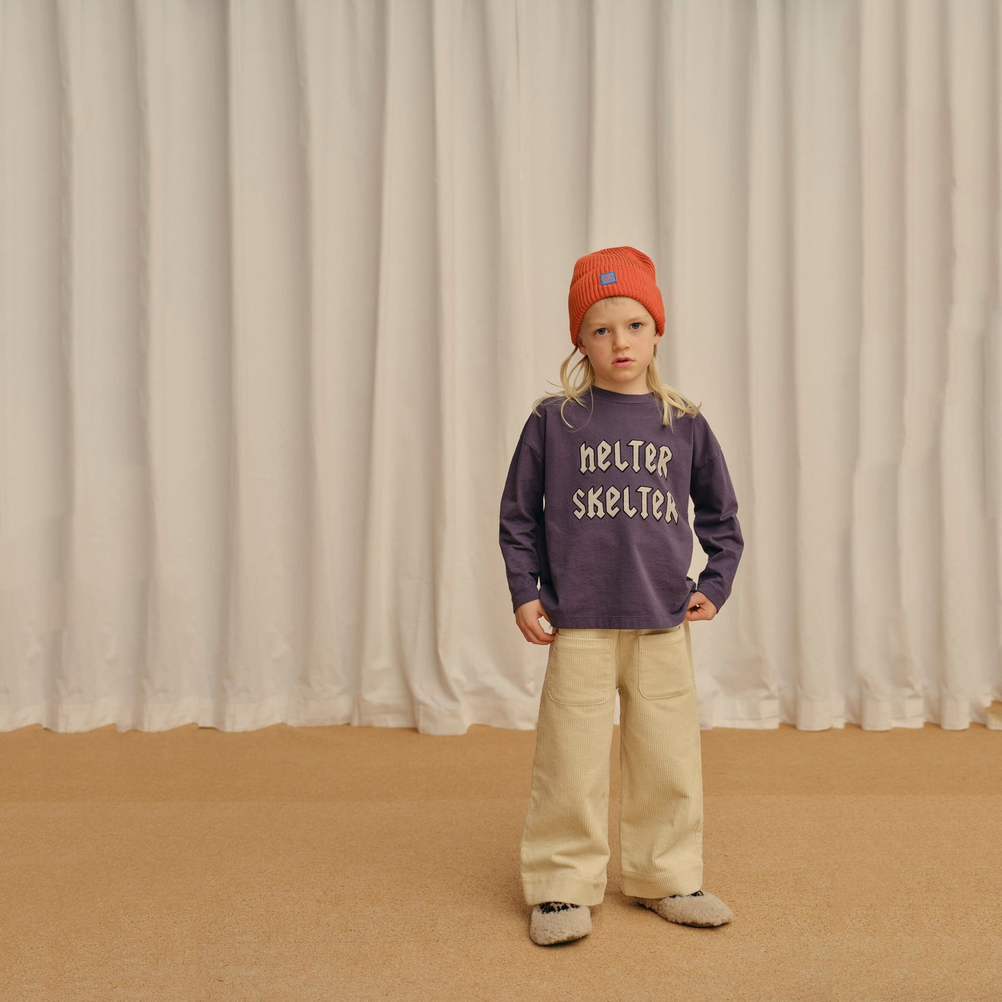 儿童橙色针织帽子