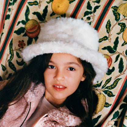 女童象牙白帽子