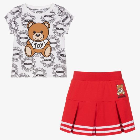 女婴白色棉套装